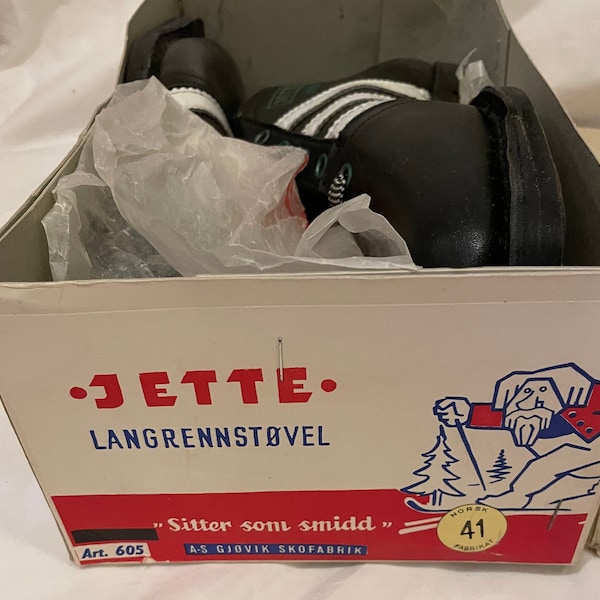 Size 41 (US Men's 8) Jette of Norway Late 1960s ALL LEATHER Cross-Country Ski Boots - New Old Stock - New New New