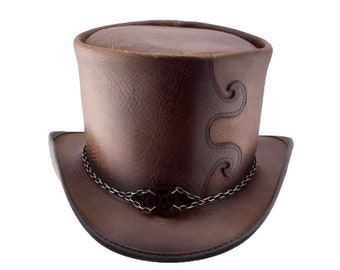 Sombrero de copa artesanal de cuero marrón con banda de cadena, estilo gótico steampunk.