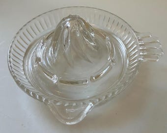Vintage Clear Glass Citrus Juicer Handheld Reamer Ribbed Sides With Pour Spout