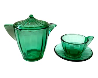 Akro-agaatgroen uraniumglas kindertheeset theepot kop schotel jaren 1930