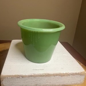 Vintage Akro Agate Green 5 Dart Mini Flower Pot