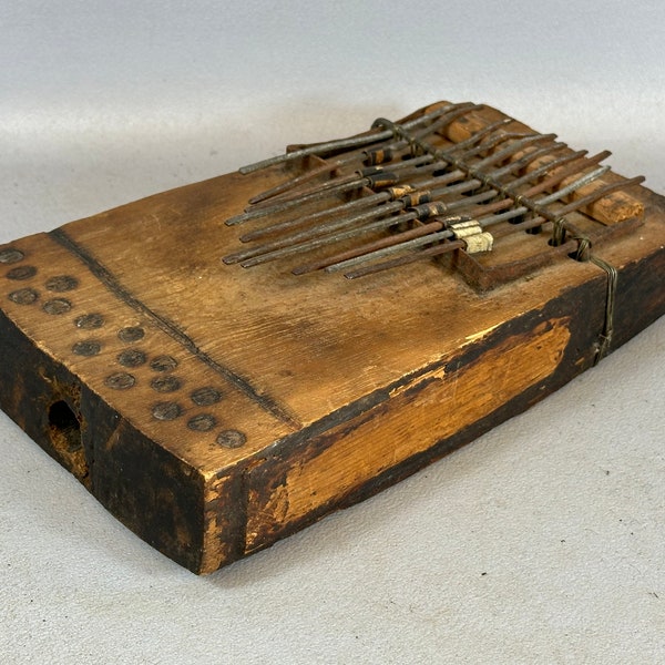 240416 - Very Rare Antique African musical instruments, lamellophone - Congo.