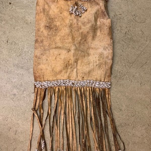 191217 - Mochila portabebés Mursi tradicional etíope tribal usada - Etiopía.