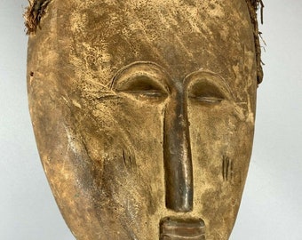 200830 - 古い部族が使用していた珍しいアフリカのイビビオのマスク - ナイジェリア。