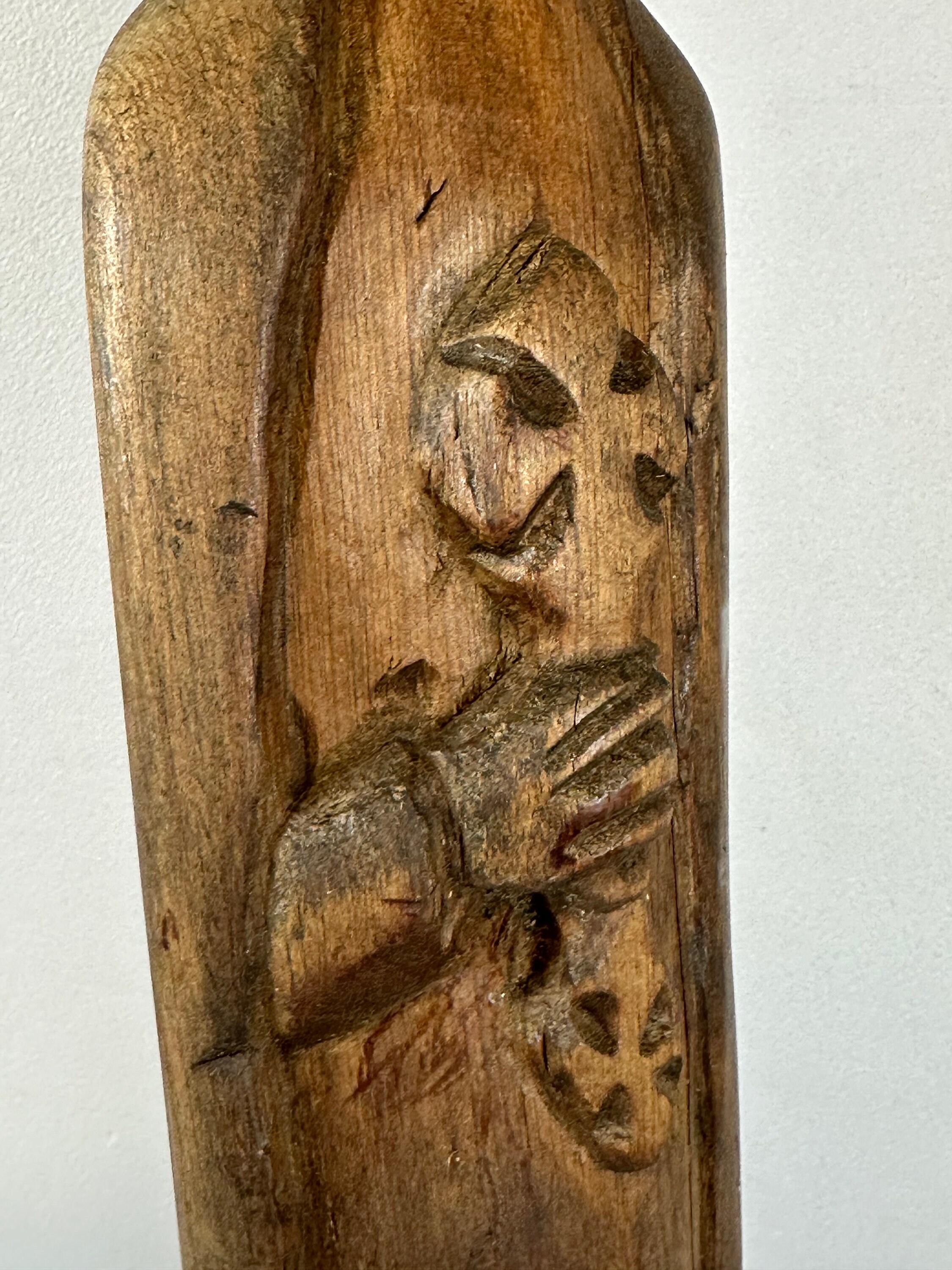 エチオピア木製彫刻 240207 - Antique Ethiopian Coptic Priest Olive Wood Hand Carving