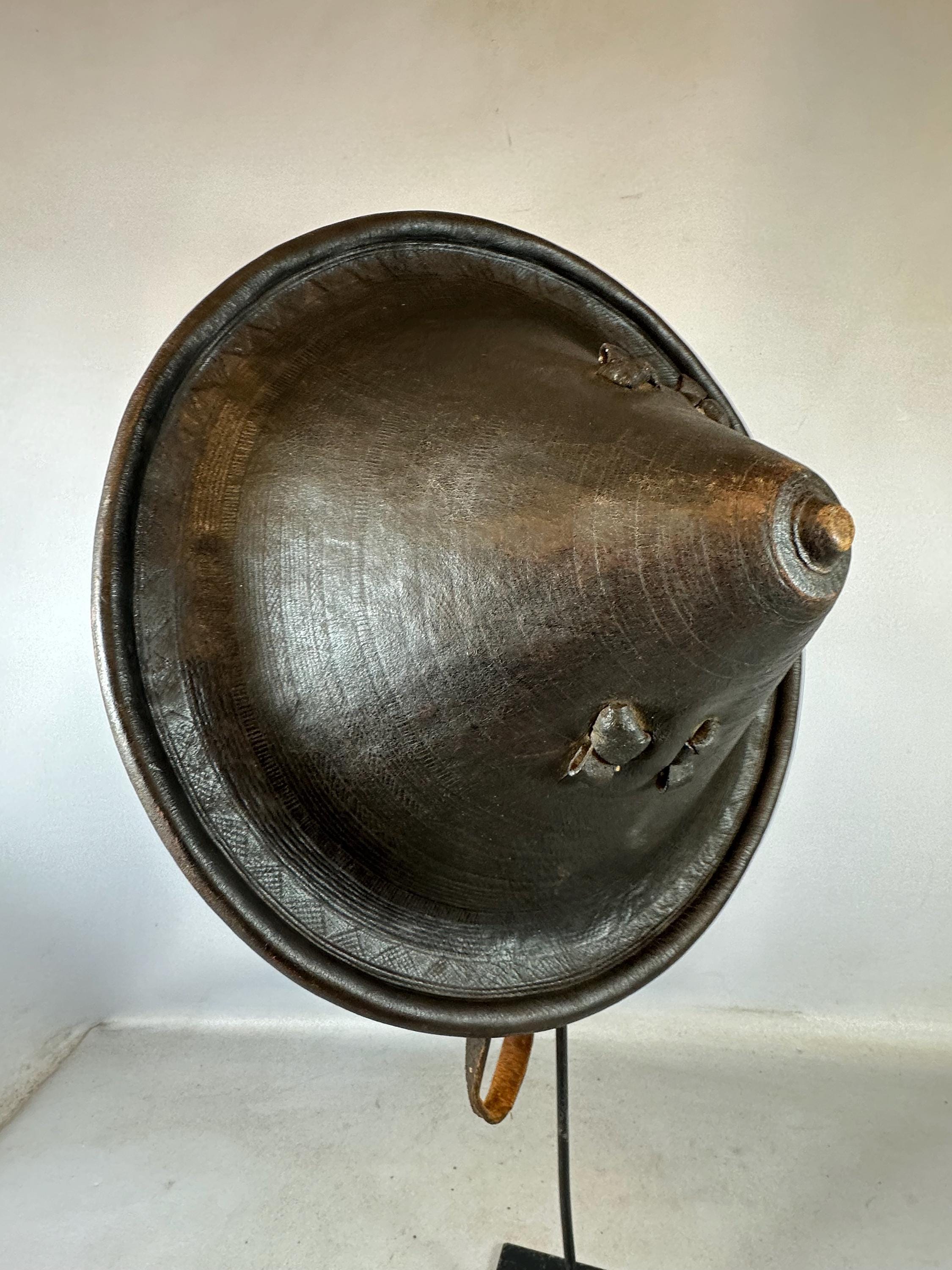 トム 240818 - Antique African Leather Ethiopian OROMO Warrior