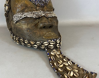 230728 - Antique African Kuba Bwoom mask - Congo
