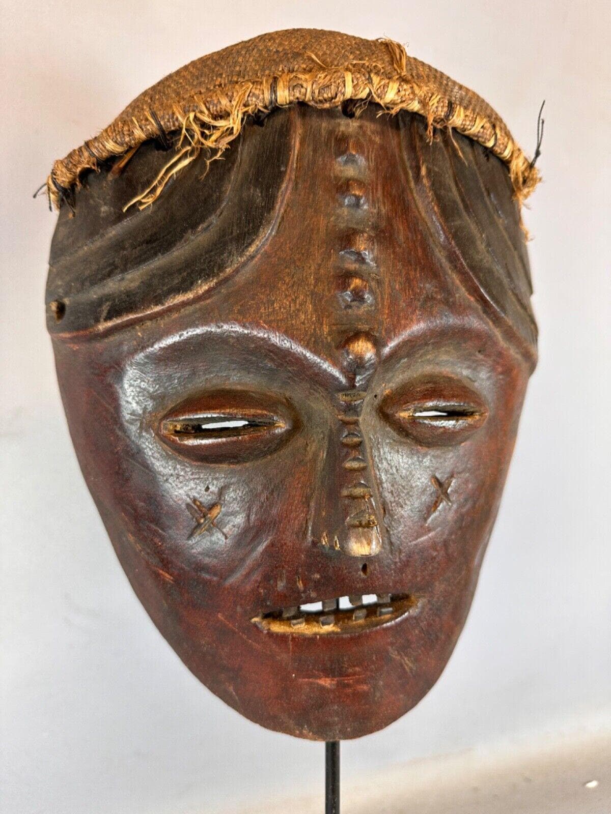 250411 - チョクウェ族 - アンゴラの珍しい古いアフリカの伝統的な