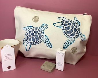 Neceser/bolsa de aseo/cosmética de algodón orgánico con estampado de tortuga marina, con cremallera.