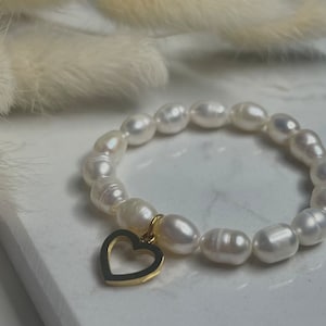 Freshwater pearl bracelet
