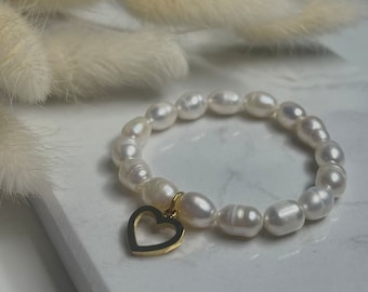 Freshwater pearl bracelet