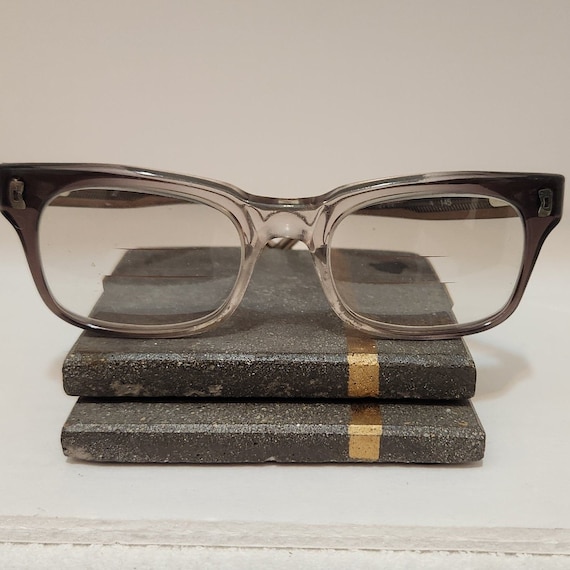 Liberty Optical Fortune Vintage Eyeglasses Frame Gem