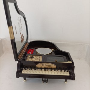 Belle boîte à bijoux musicale officielle Harry Potter. Rare objet de  collection Chanson thème recyclée avec musique de film correcte. État comme  neuf. 2001. -  France