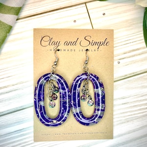 Royal Purpura Ton Creolen | Ohrringe aus Fimo | Creolen | Peace-Zeichen Ohrringe | Boho Ohrringe | Handgemachte Ohrringe | baumelt