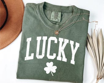 Manches longues rétro Comfort Colors®, cadeau pour la Saint-Patrick, chemise Shamrock Shenanigans, trèfle à quatre feuilles