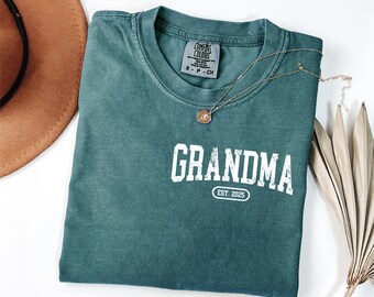 Comfort Colors® Custom Grandma Est Shirt, Personalize Gift For Grandma, Retro Grandma Announcement Gift, New Nana Shirt, Great Grandma Shirt