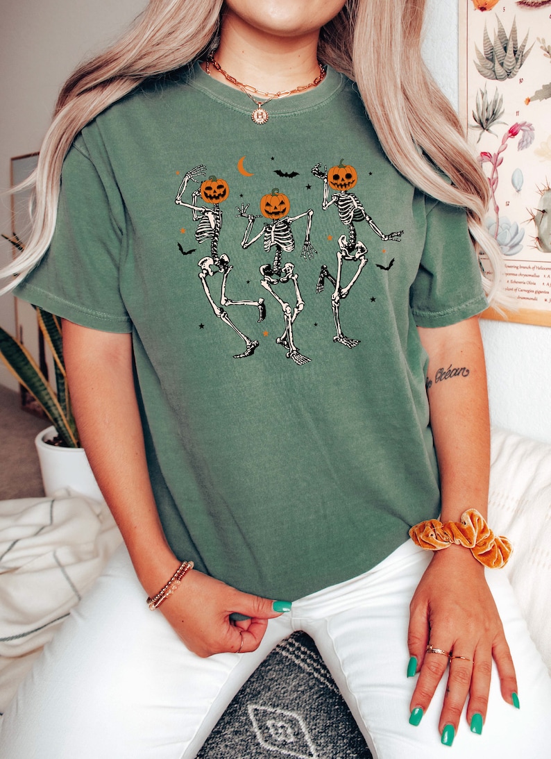 Comfort Colors® Dancing Skeleton Pumpkin Shirt, Retro Halloween Shirt, Womens Halloween Shirt, Cute Fall Shirt, Spooky Season, Pumpkin Face image 6