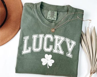 Chemise porte-bonheur rétro Comfort Colors®, chemise femme Saint-Patrick, jolie chemise shamrock, chemise Shenanigans, chemise trèfle à quatre feuilles, chemise irlandaise