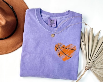 Retro Heart Basketball Shirt, Basketball Lover Gift, Basketball Game Day Shirt, Mom Basketball Tee, Basketball Team Shirt, Basketball Season