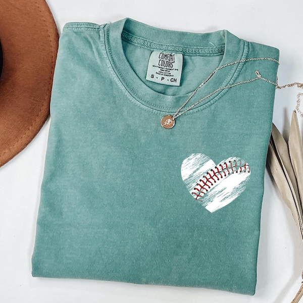 Chemise de baseball coeur rétro Comfort Colors®, cadeau pour amateur de baseball, chemise de maman de baseball, chemise de saison de baseball, t-shirt de maman sportive, numéro de maillot