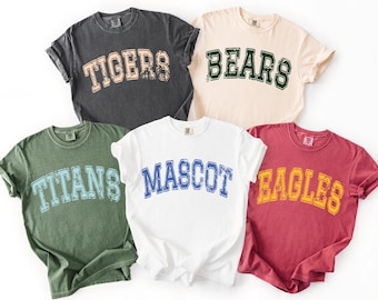 Camiseta Comfort Colors® personalizada con mascota, regalo para el espíritu escolar con el nombre del equipo, camiseta de regreso a clases, camiseta para el día del partido.