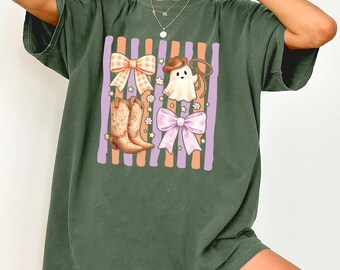 Comfort Colors® Howdy Pumpkin Western Ghost Halloween Shirt, Country Cowgirl Fall Fest T-Shirt