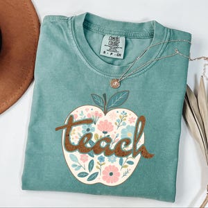 Comfort Colors Apple Teacher Shirt: Back to School Outfit