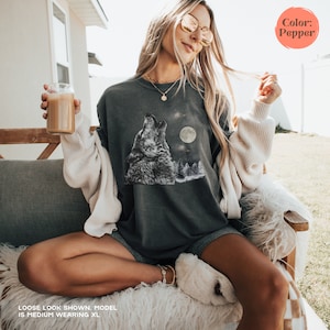 Vintage Wolf Moon Shirt: Retro 90s Nature Tee