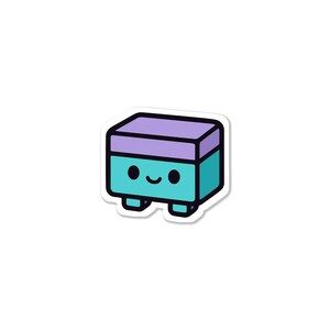 Könnte beinhalten: Ein Aufkleber mit einer Cartoon-Box mit einem lächelnden Gesicht. Die Box ist türkis mit einem lila Deckel und kleinen schwarzen Füßen. Der Aufkleber hat einen weißen Rand.