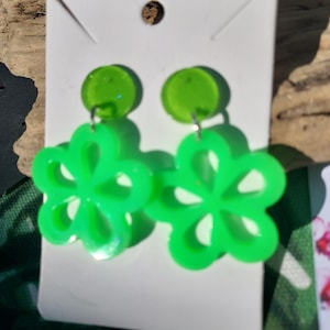 Resin flower earrings in apple green. Handmade jewelry for women, handmade gift for her.