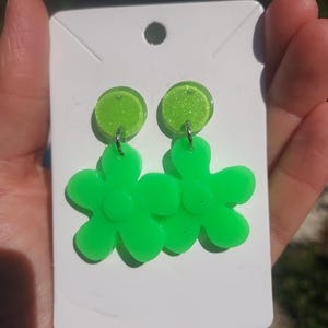 Apple green flower earrings. Handmade jewelry for women, handmade gift for her.