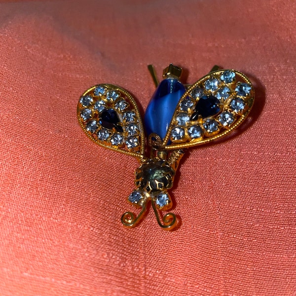 SCHREINER Unsigned Blue Rhinestone Art Glass Trembler Bug Vintage Pin Brocoh.  There are 12 Rhinestones on Each Wing- 2 for Eyes-