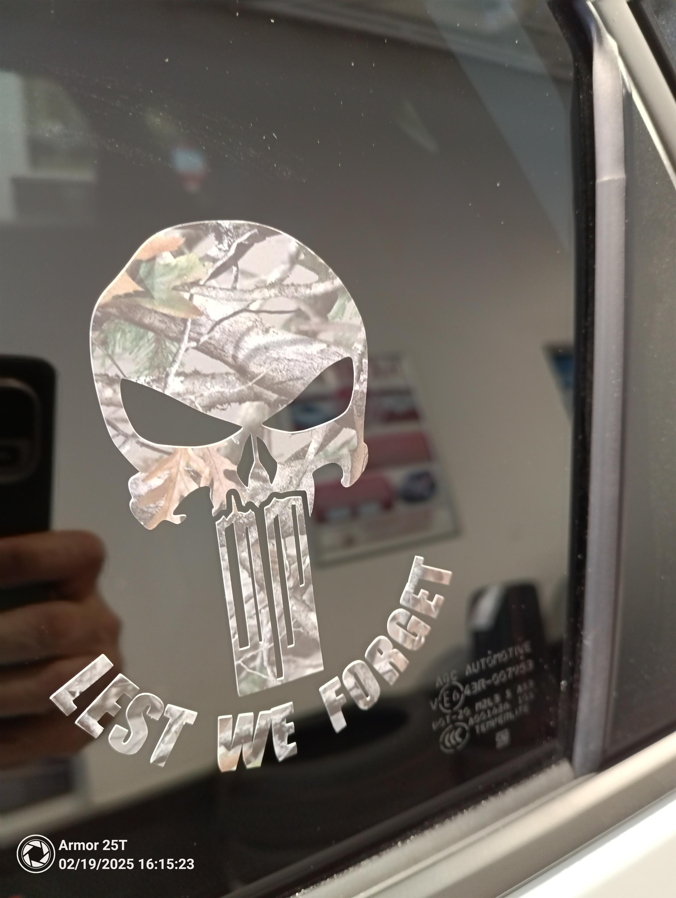 Influent UK - Adesivo Con Scritta "Lest We Forget Remembrance Day - Foto 7