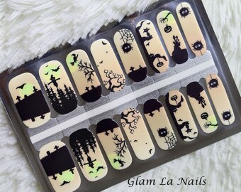 Gothic Nail Wraps, Nail Strips, Nail Stickers, full nail wrap, stick on nails, nail wraps for women, skull, Witchy, Halloween, grave yard