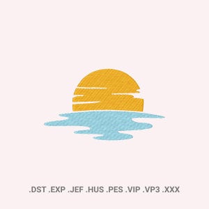 Könnte beinhalten: Gesticktes Design eines Sonnenuntergangs über dem Wasser. Die Sonne ist ein strukturiertes gelbes Halbrund mit horizontalen Linien, und das Wasser ist hellblau. Das Design befindet sich auf einem hellrosa Hintergrund. Der untere Teil des Bildes enthält Dateityperweiterungen.