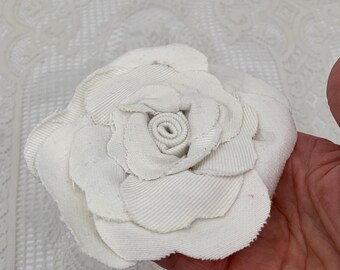 Upcycled Denim Rose Brooch: Eco Chic Jeans Flower Pin