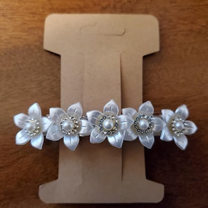Mother of Pear Barrette, Shell Decor, Faux Pearls, Beach Theme Hair Accessory, Beach Wedding Barrette, Ocean Lover Gift Idea, Ocean Hair