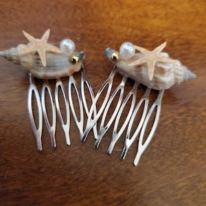 2 Piece Hair Comb, Pearl Combs, Shell Decor, Faux Pearls\Beach Theme Hair Accessory, Beach Wedding Combs, Ocean Lover Gift, Ocean Hair Decor