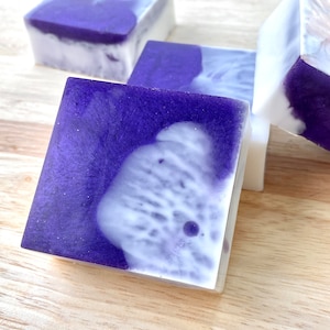 Üppige Violettseife, handgemachte Stabseife, Violettseife, Künstlerseife