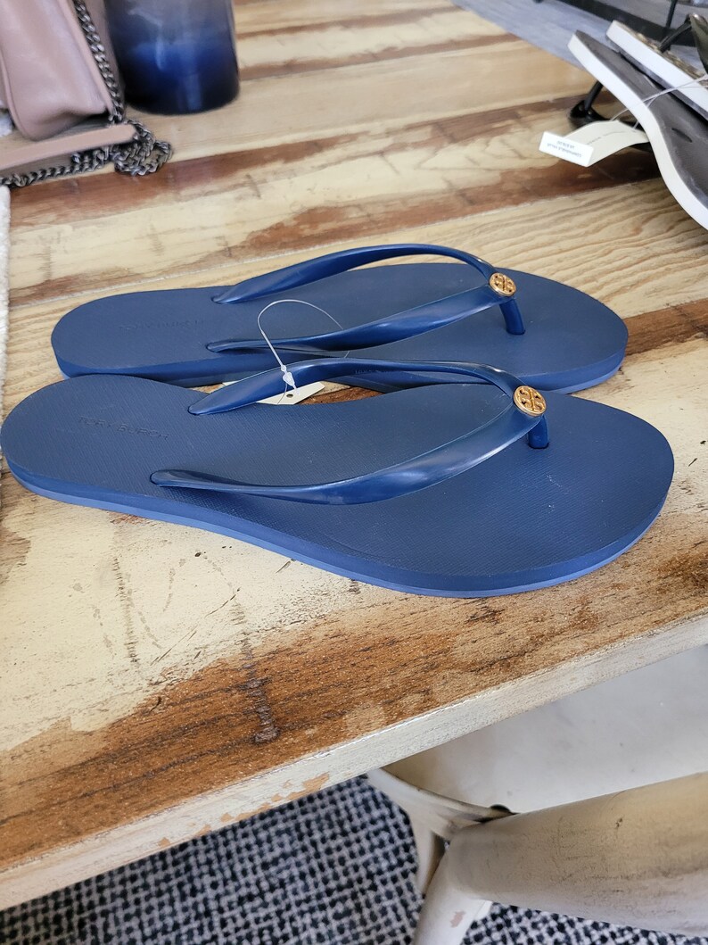 tory burch flip flops