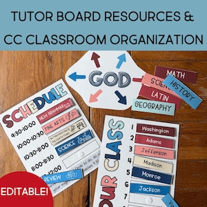 Puede incluir: Un conjunto de recursos educativos para la organización del aula que incluye un horario, un letrero con el tema de Dios y flechas, etiquetas de materias como matemáticas, ciencia, latín y geografía, y una lista de clase con nombres.