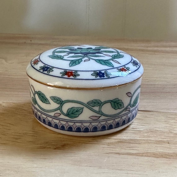 Vintage ceramic ring box with blue lotus detail a… - image 2