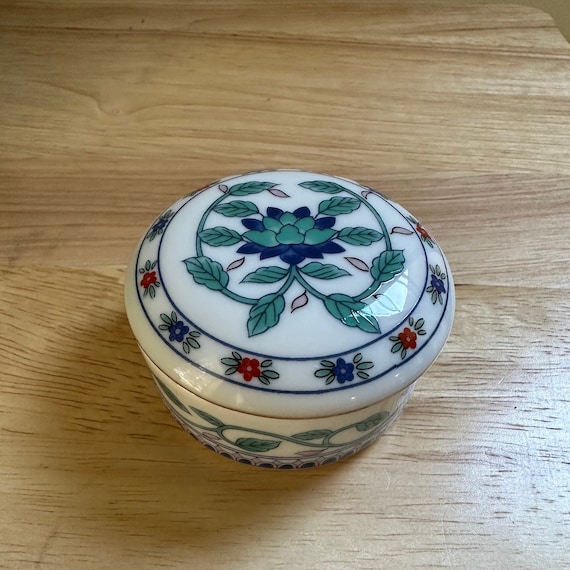 Vintage ceramic ring box with blue lotus detail a… - image 1