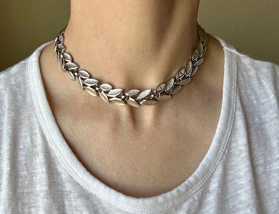 Vintage Trifari silver leaf chain necklace - image 3