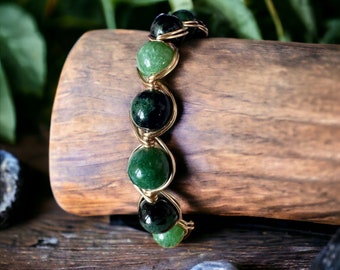 Pulsera de piedra preciosa de rubí en zoisita, pulsera envuelta en alambre de oro, resistente al deslustre, Boho de Essel hecho a mano