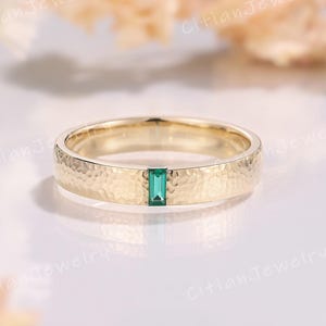Hammered Ring Baguette Cut Emerald Wedding Band Yellow Gold Men&#39;s Wedding Ring Emerald Custom Promise Ring Anniversary Gift for Him