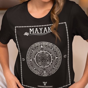 Mesoamerikanisches T-Shirt mit dem Symbol des Maya-Kalenders - Zeigen Sie Ihren kulturellen Geist mit Stil!