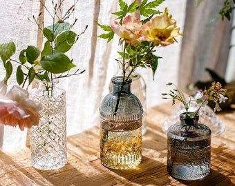Handgemaakte Franse glazen vaas: Scandinavisch decor met reliëf