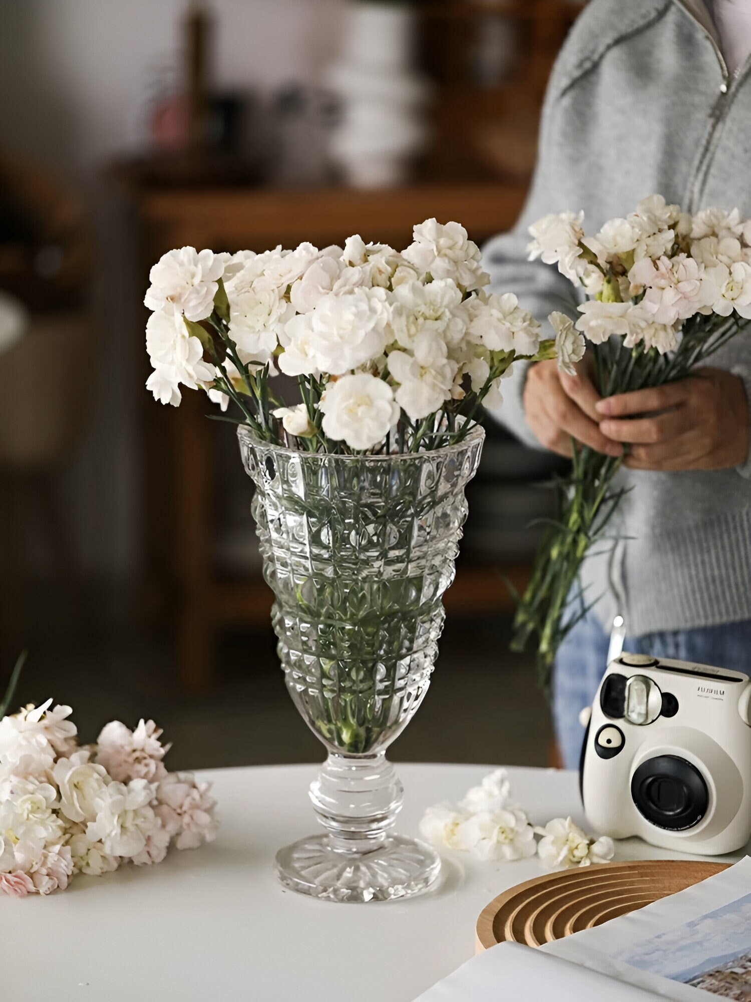 Jarrón de cristal victoriano: diseño floral en relieve - Etsy México, image size:1500x2000