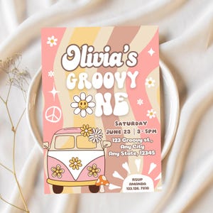 Bewerkbare Groovy One Retro Van Camper-uitnodiging | Retro camperverjaardagsuitnodiging |  Uitnodigingskaart met retro thema | Good Vibes | Direct